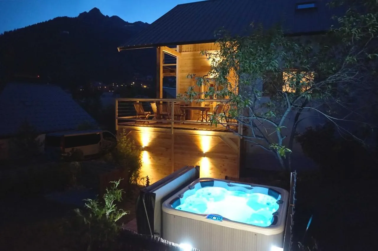 Serre Che Chalet بريانسن